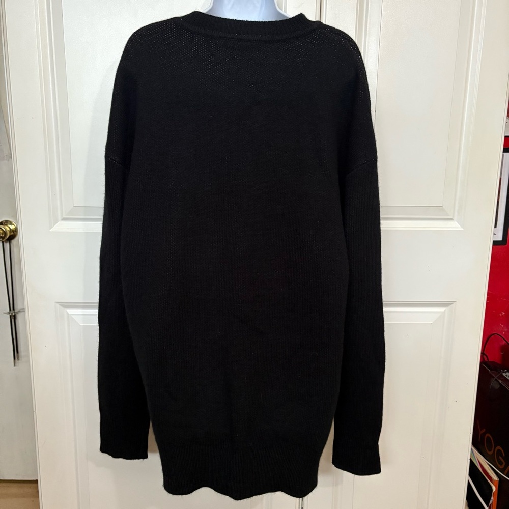 Black and White Graphic Sweater Dress - Picture 3 of 6